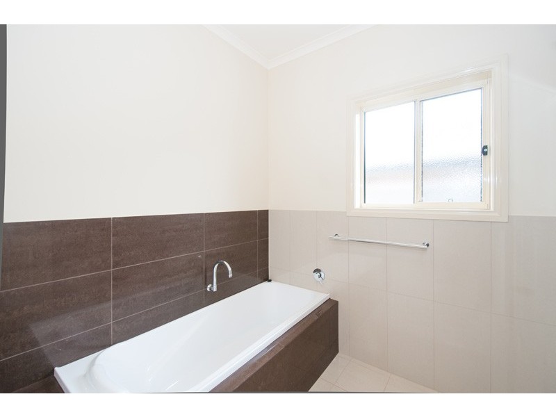 1 Hawick Ave, Blakeview SA 5114