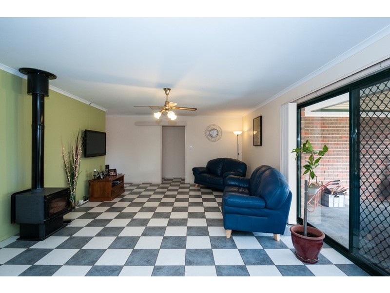 4 Andrews Court, Reid SA 5118