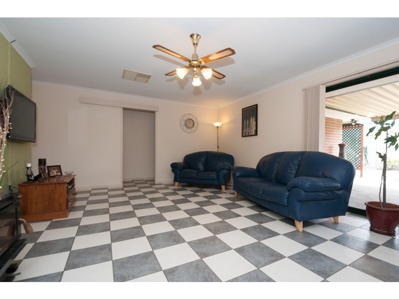 4 Andrews Court, Reid SA 5118