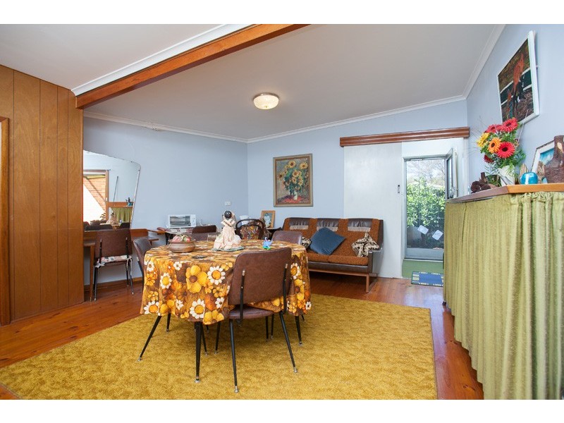 6 Wallace Road, Elizabeth Vale SA 5112