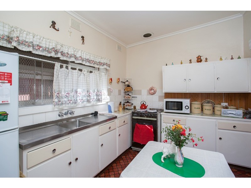 6 Wallace Road, Elizabeth Vale SA 5112