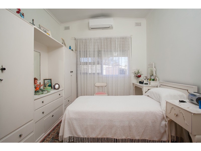 6 Wallace Road, Elizabeth Vale SA 5112