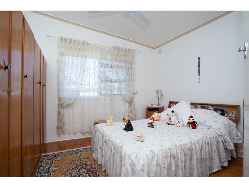 6 Wallace Road, Elizabeth Vale SA 5112