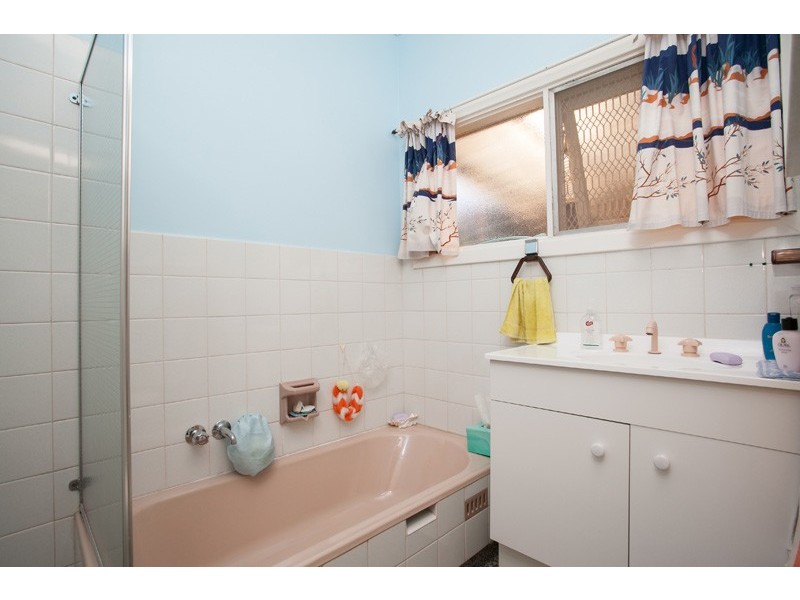 6 Wallace Road, Elizabeth Vale SA 5112