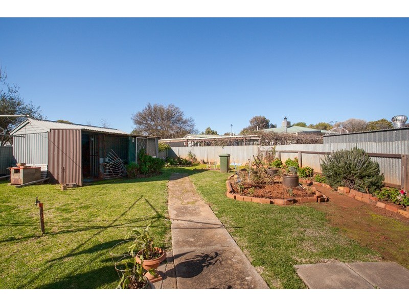 6 Wallace Road, Elizabeth Vale SA 5112