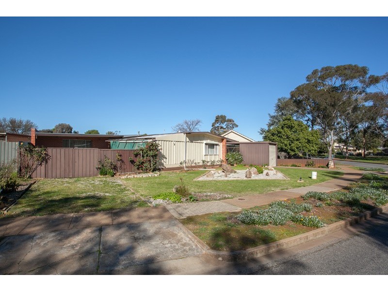 6 Wallace Road, Elizabeth Vale SA 5112
