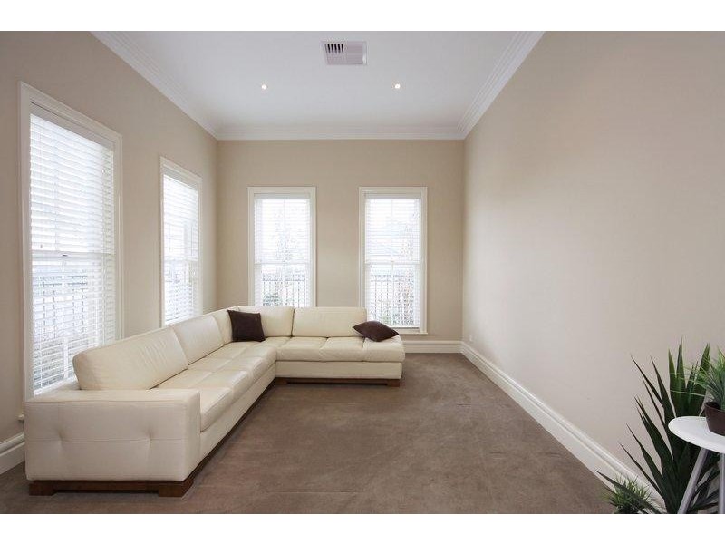 13 Isla Circuit, Mawson Lakes SA 5095