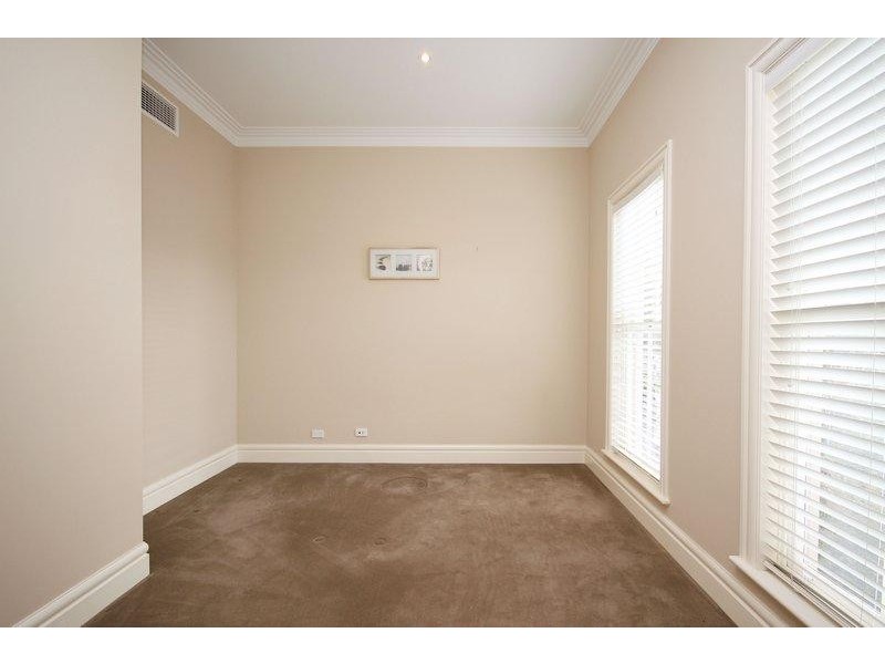 13 Isla Circuit, Mawson Lakes SA 5095