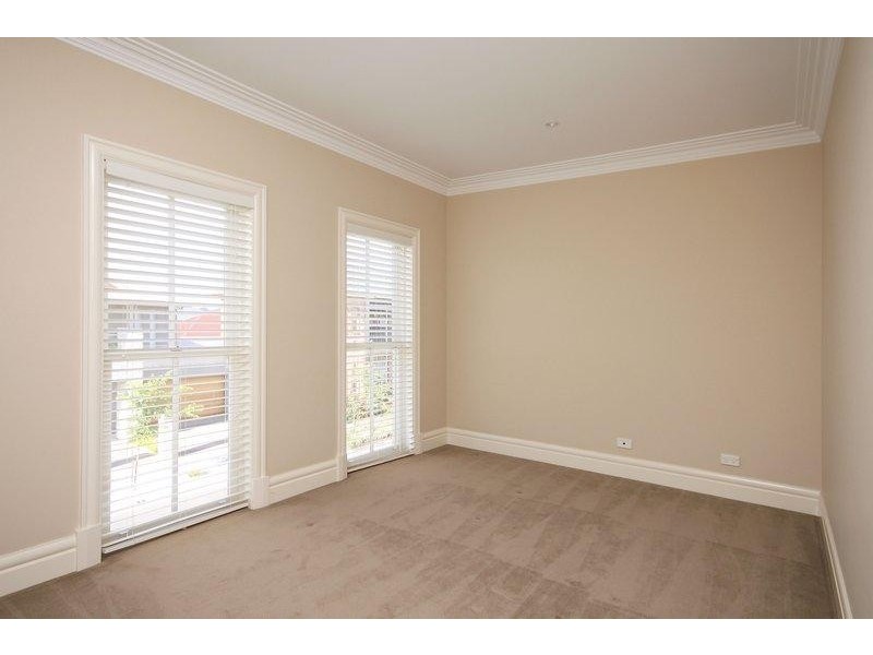 13 Isla Circuit, Mawson Lakes SA 5095