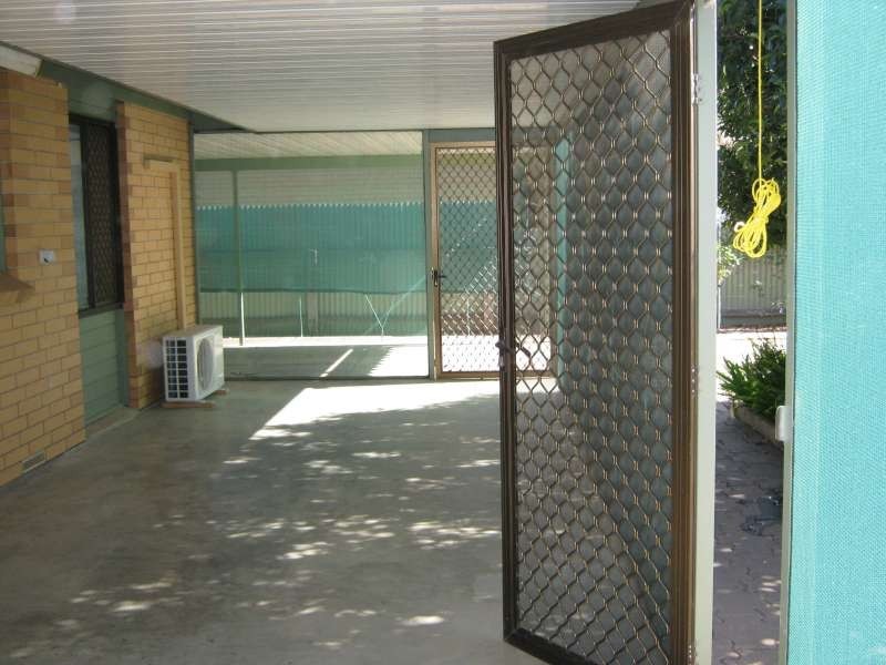 5 Harmer Court, Para Hills West SA 5096
