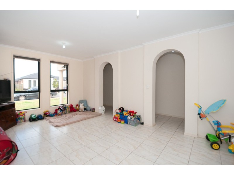 1 Eton Drive, Andrews Farm SA 5114