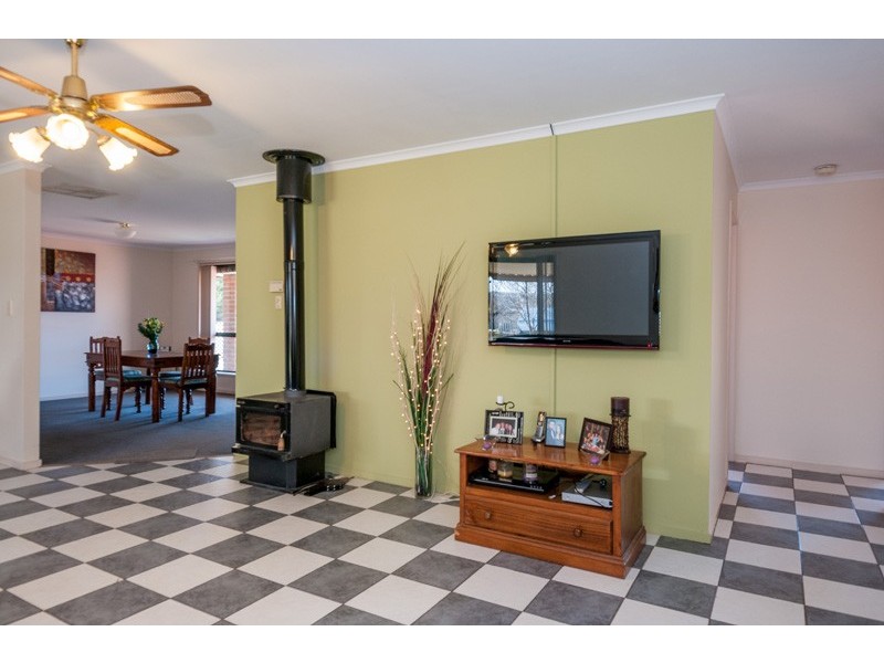 4 Andrews Court, Reid SA 5118