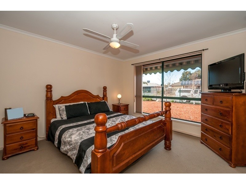 4 Andrews Court, Reid SA 5118