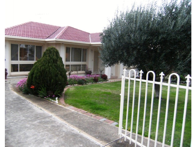 10 Trim Crescent, Evanston Park SA 5116