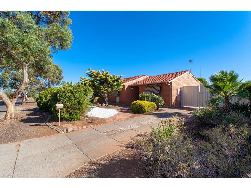 4 Wilterna Crescent, Smithfield SA 5114