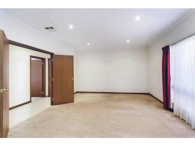 63 Windermere Crescent, Mawson Lakes SA 5095