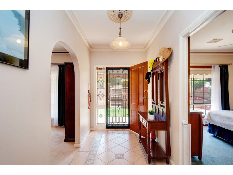 8 Osprey Parade, Hewett SA 5118