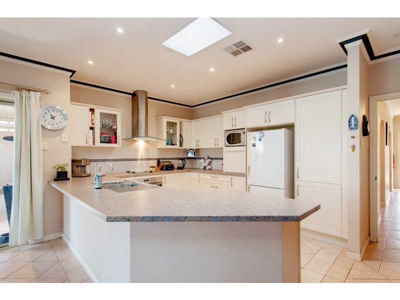 8 Osprey Parade, Hewett SA 5118