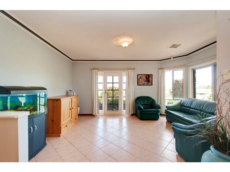 8 Osprey Parade, Hewett SA 5118