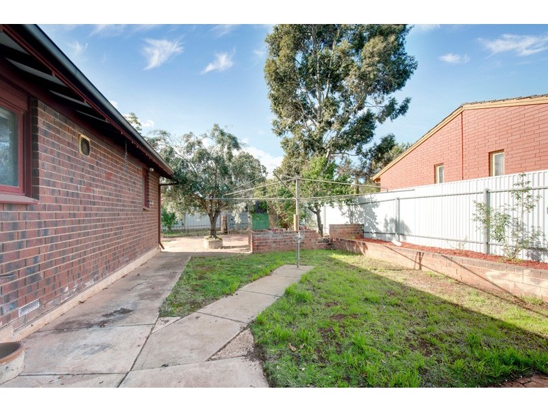 8 Alawoona Road, Munno Para SA 5115
