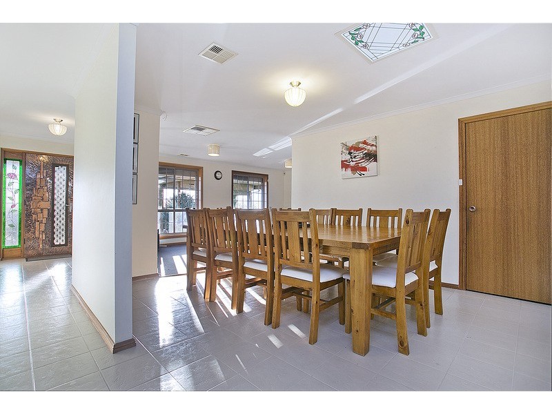 27 Honeysuckle Drive, Hillbank SA 5112