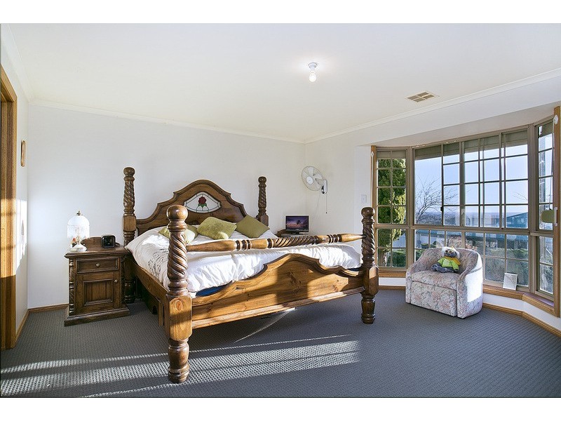 27 Honeysuckle Drive, Hillbank SA 5112