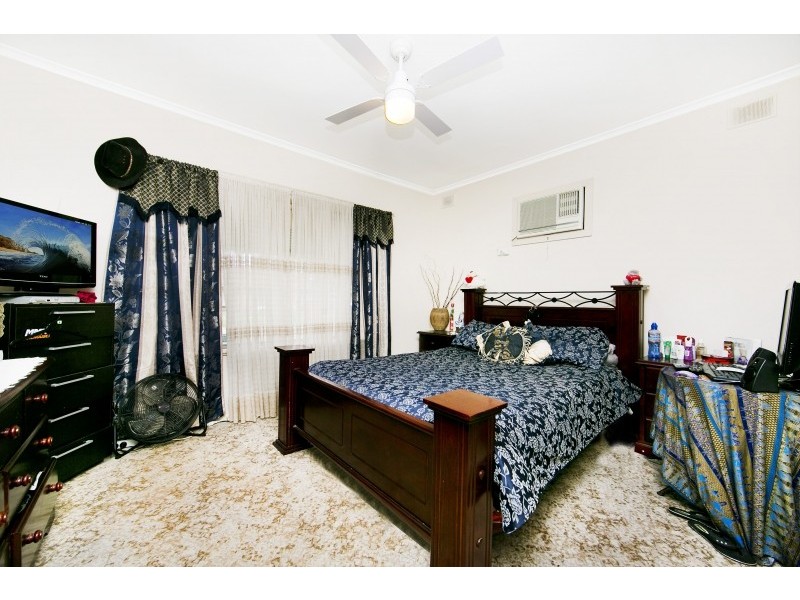 6 McIntosh Crescent, Brahma Lodge SA 5109