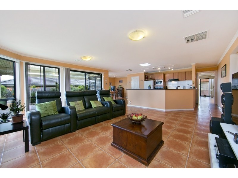 6 Oaklands Circuit, Hewett SA 5118