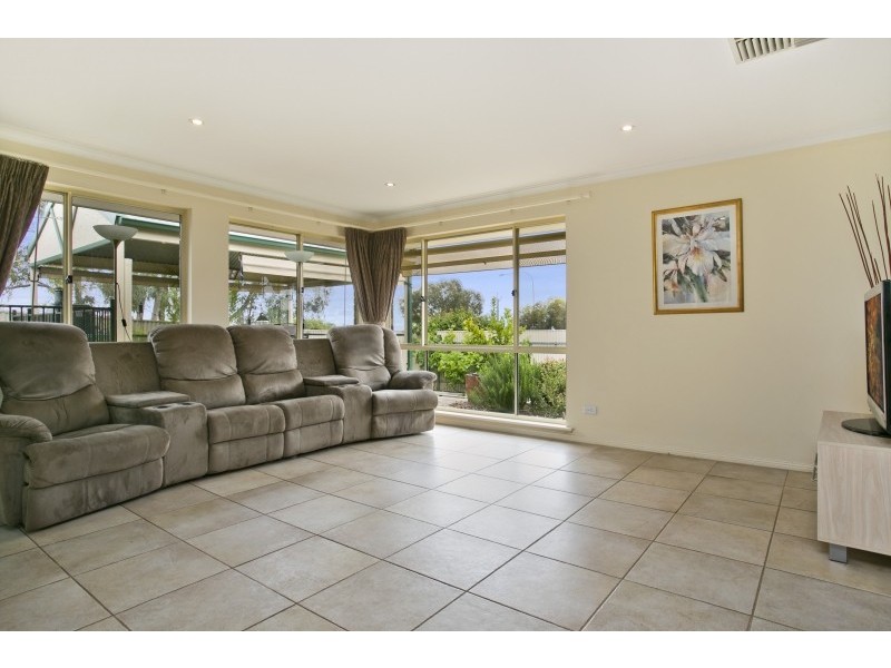 10 Chestnut Grove, Blakeview SA 5114