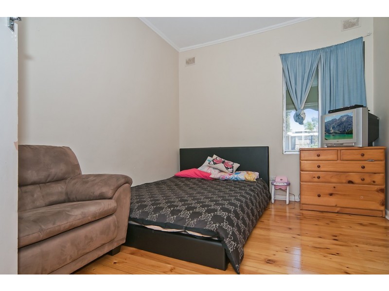 15 Bloomfield Crescent, Elizabeth Downs SA 5113