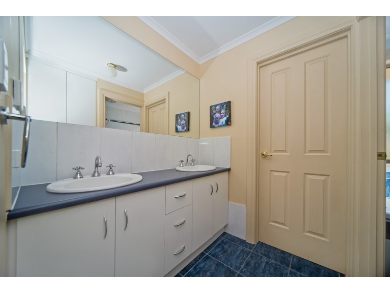 12 Selway Place, Evanston Park SA 5116