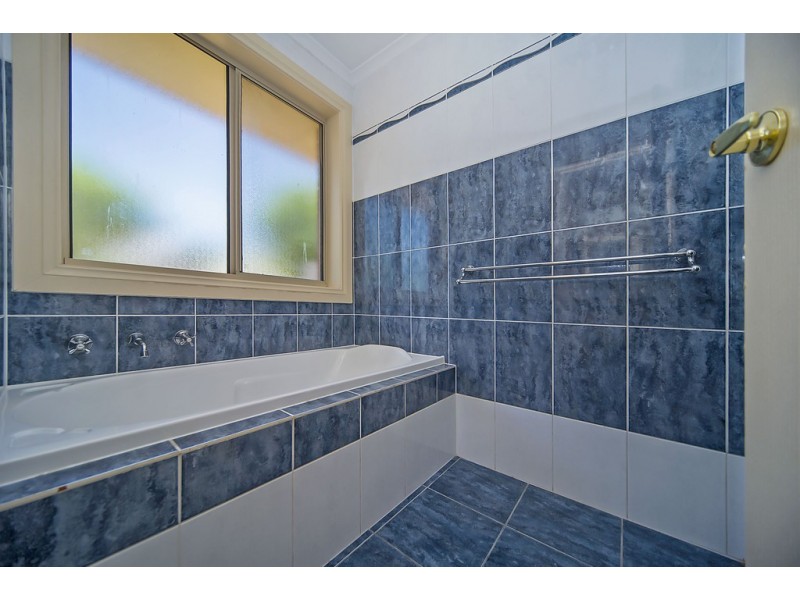 12 Selway Place, Evanston Park SA 5116