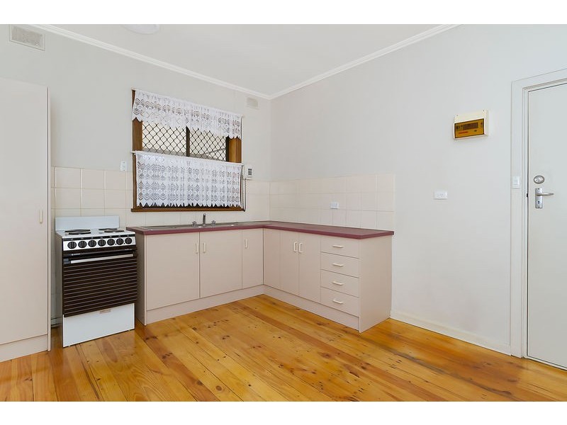 2 Bloomfield Crescent, Elizabeth Downs SA 5113