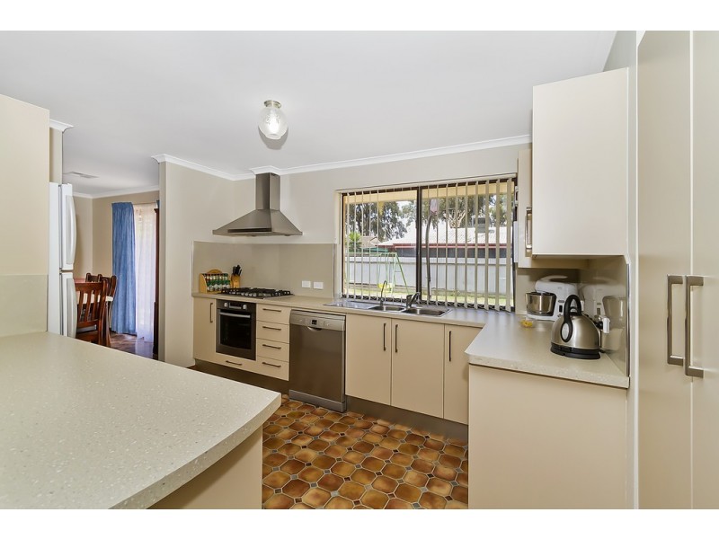 17 Grant Avenue, Salisbury Downs SA 5108