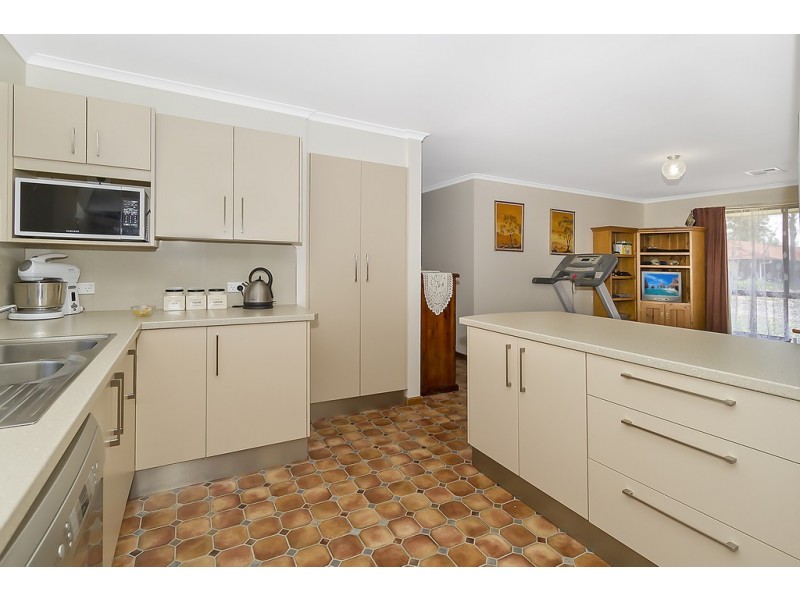 17 Grant Avenue, Salisbury Downs SA 5108