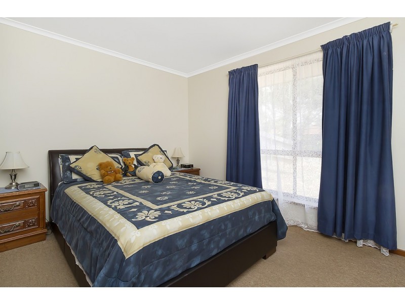 17 Grant Avenue, Salisbury Downs SA 5108