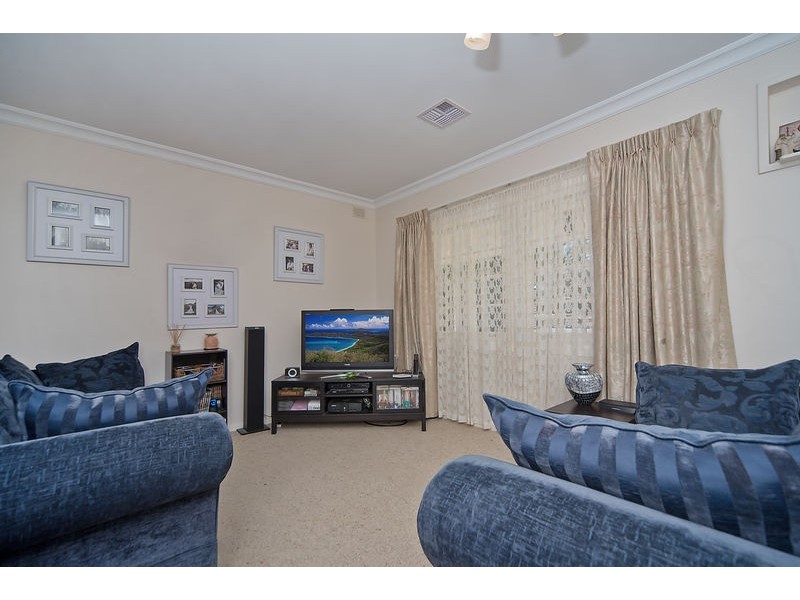 35 Hanson Road, Elizabeth Downs SA 5113