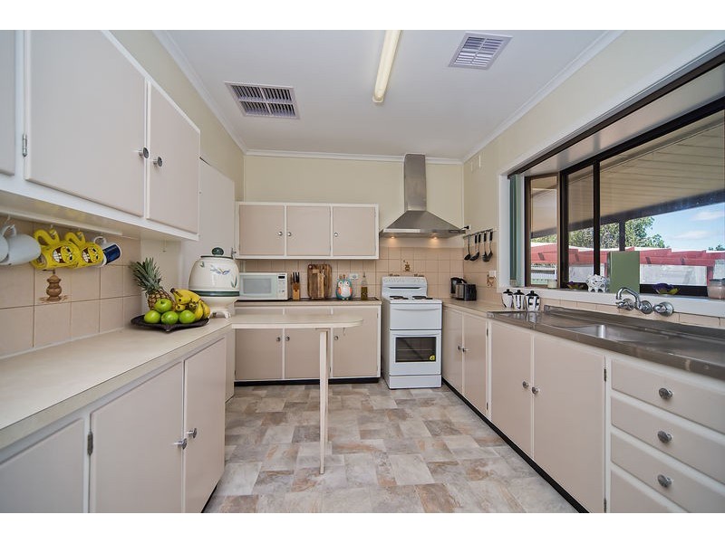 35 Hanson Road, Elizabeth Downs SA 5113