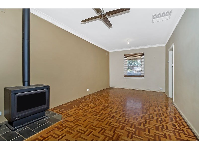 16 Laverstock Road, Elizabeth North SA 5113