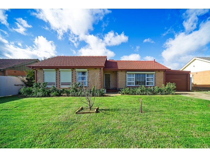 12 Saint Road, Smithfield Plains SA 5114