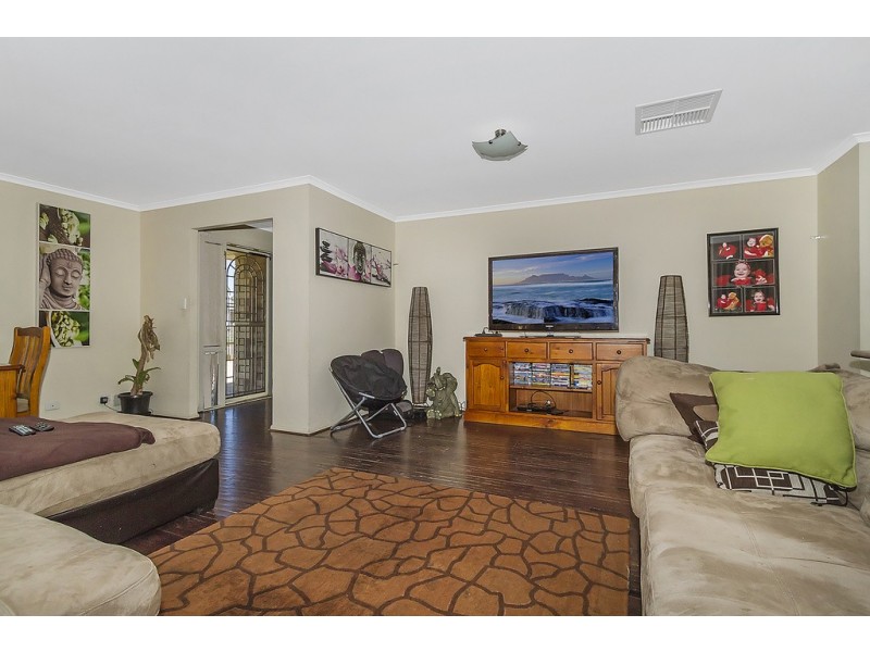 16 Moulds Crescent, Smithfield SA 5114