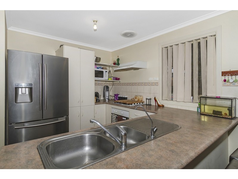 16 Moulds Crescent, Smithfield SA 5114