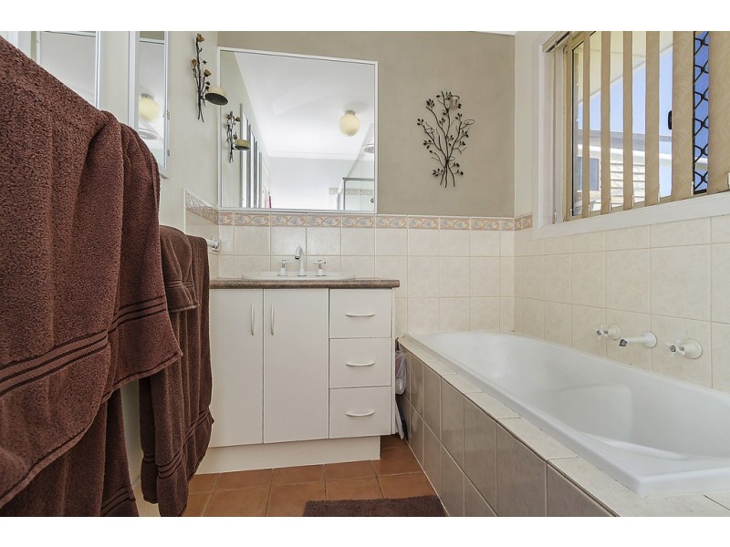 16 Moulds Crescent, Smithfield SA 5114