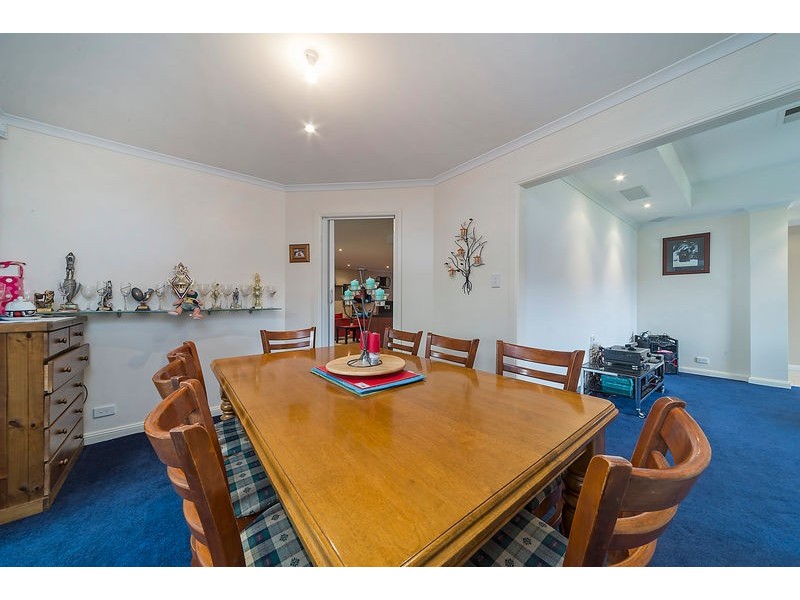 73 President Avenue, Andrews Farm SA 5114