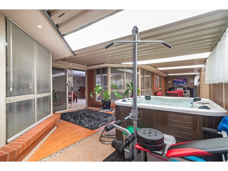 73 President Avenue, Andrews Farm SA 5114