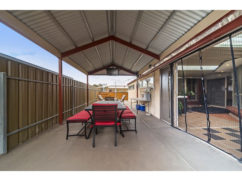 73 President Avenue, Andrews Farm SA 5114