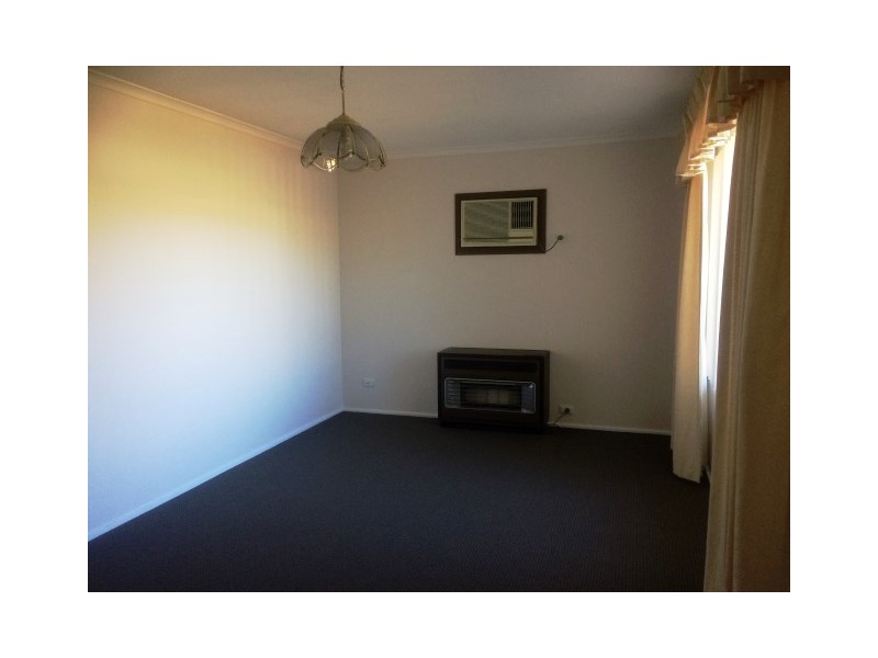 18 President Avenue, Andrews Farm SA 5114