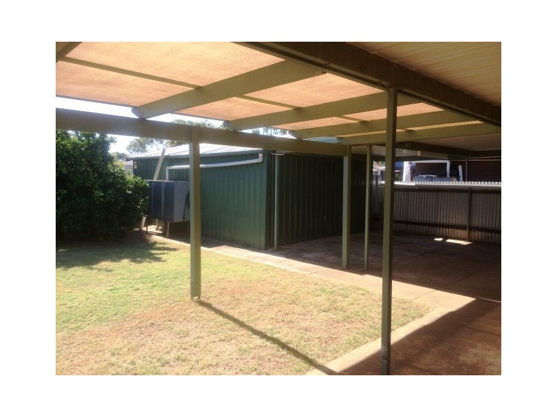18 President Avenue, Andrews Farm SA 5114