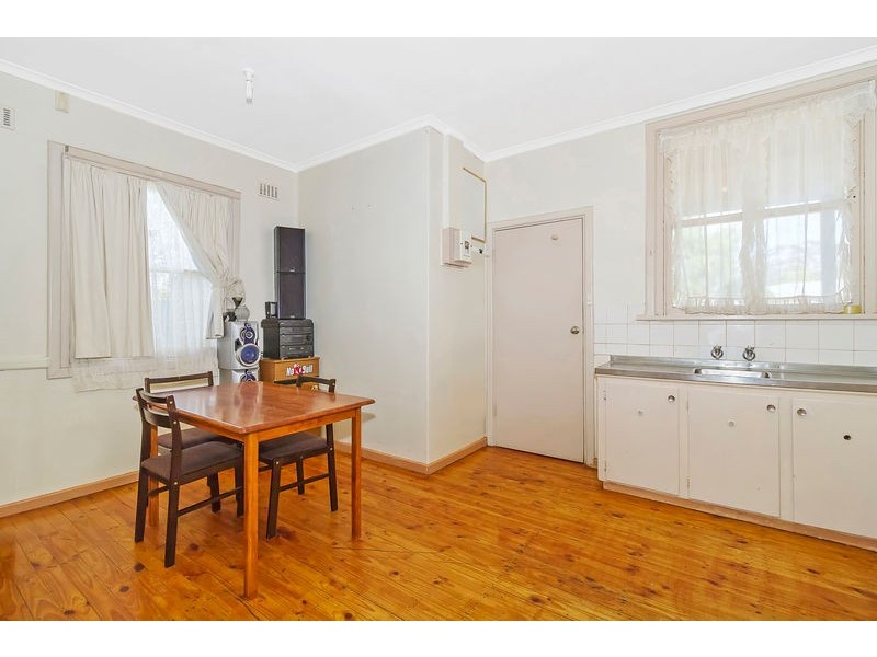 16 Midlow Road, Elizabeth Downs SA 5113