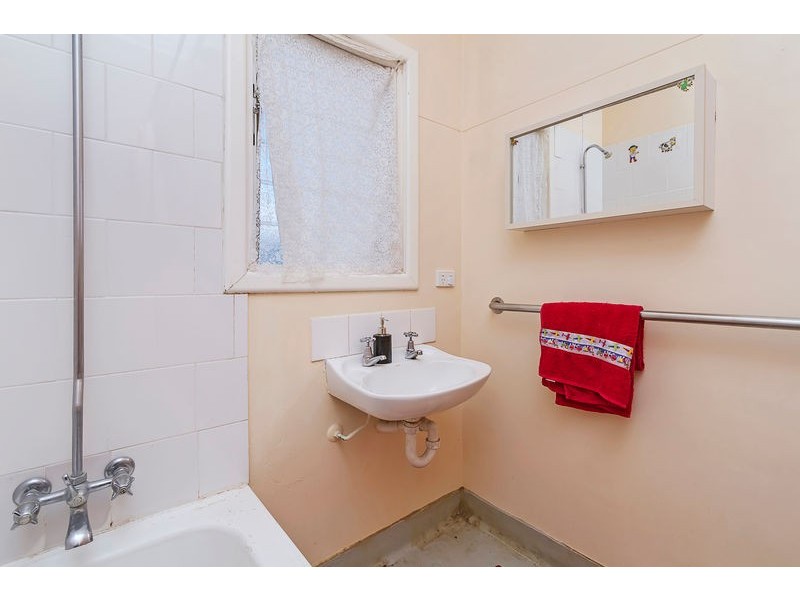 16 Midlow Road, Elizabeth Downs SA 5113